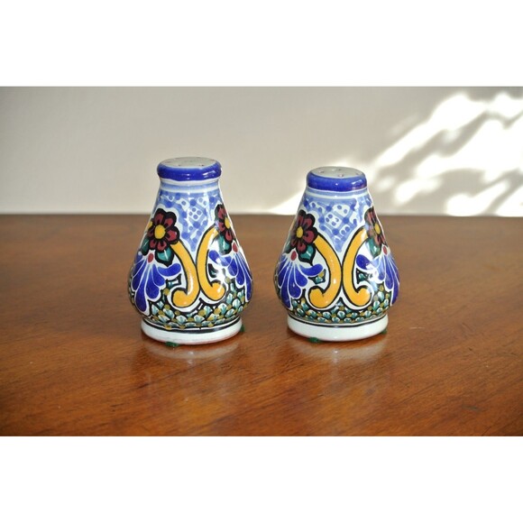 Read* Salt and Pepper Shaker Floral Talavera Folk Art Mexico 3.4" Tall - Picture 3 of 8